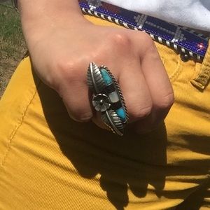 Vintage Zuni Turquoise inlay leaf ring